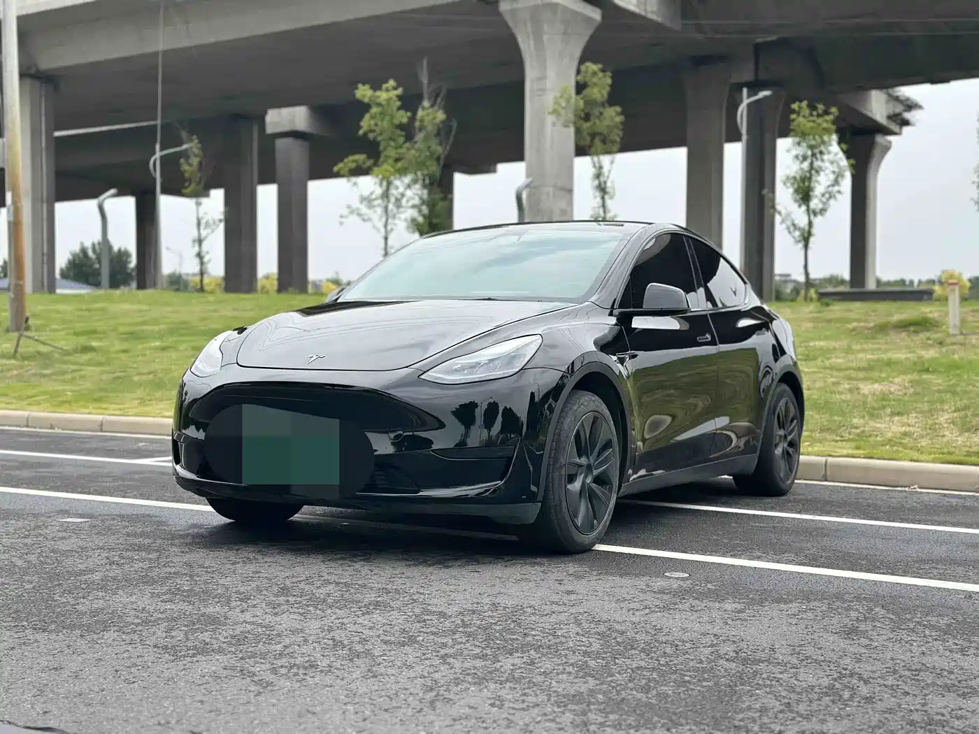 Фото 1 - Tesla Model Y
