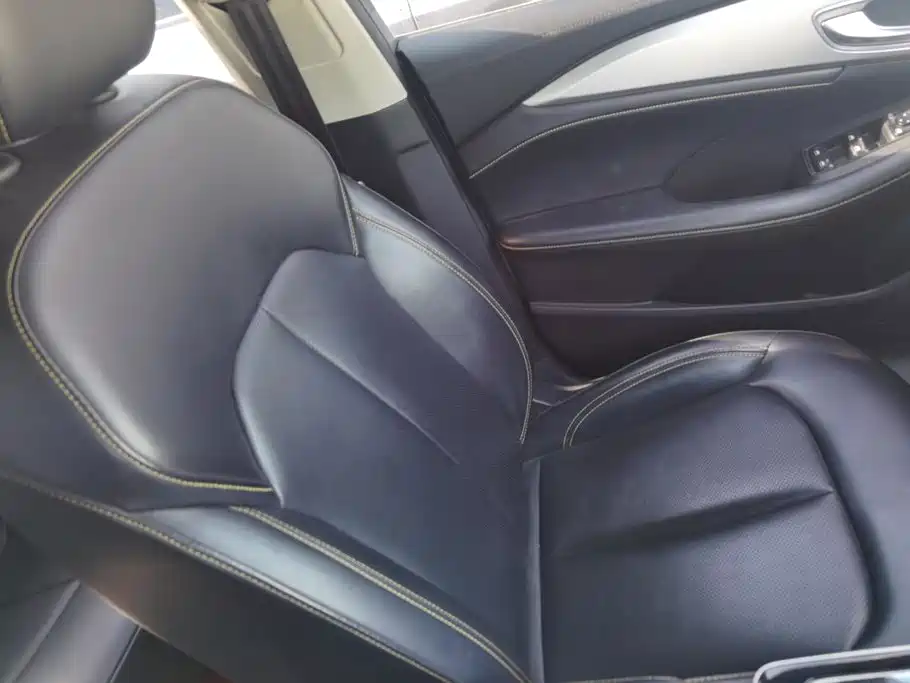 Roewe i6 MAX 2022 2020 Model 300TGI Automatic Cool & Smart Edition