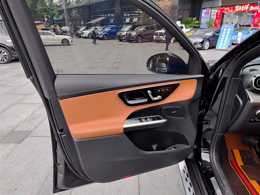 Mercedes-Benz GLC 2024 GLC 260 L 4MATIC Dynamic 5-seater фото 6