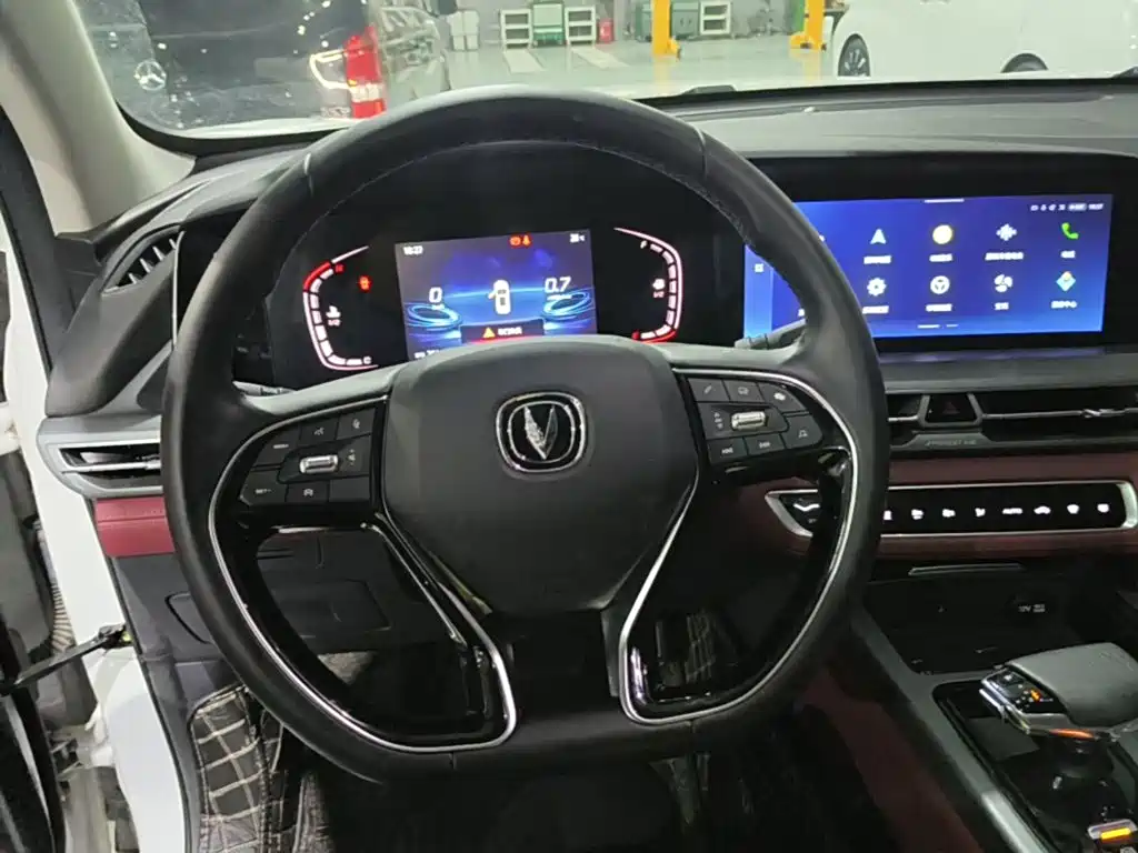 Фото 11 - Changan CS75 PLUS
