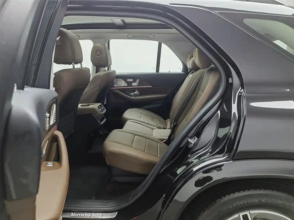 Mercedes-Benz GLE 2024 GLE 450 4MATIC Fashion фото 15