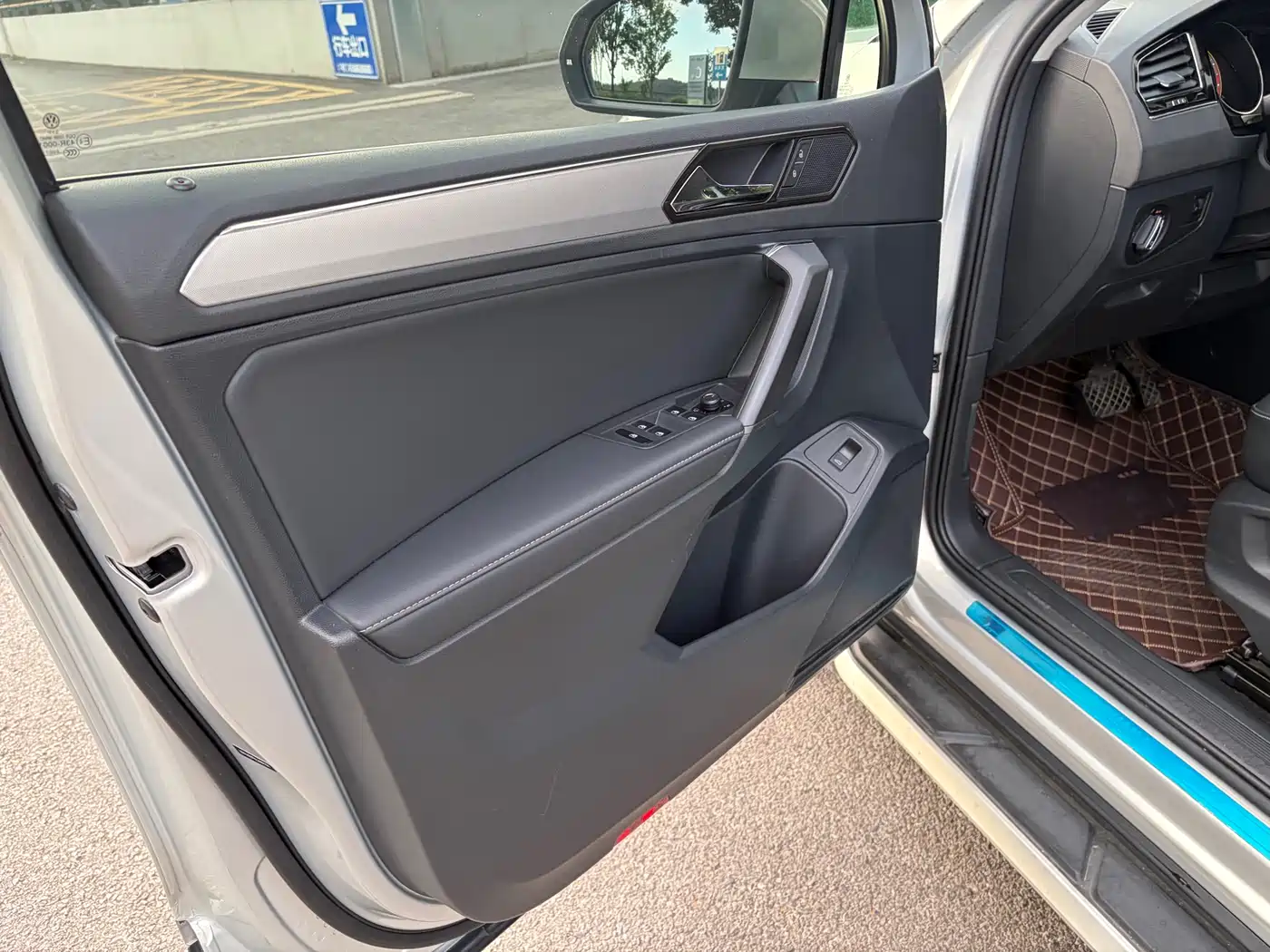 Volkswagen Tiguan L 2020 330TSI Auto 2WD Smart Luxury China VI фото 9