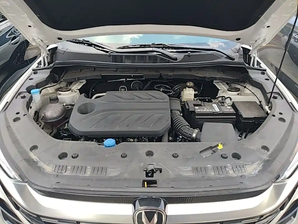 Changan CS75 2025 2025 Model PRO 1.5T Deluxe 7-seater