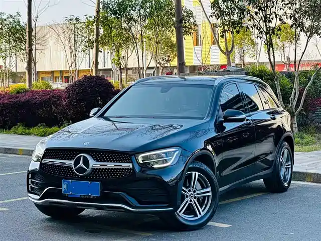 MERCEDES-BENZ GLC