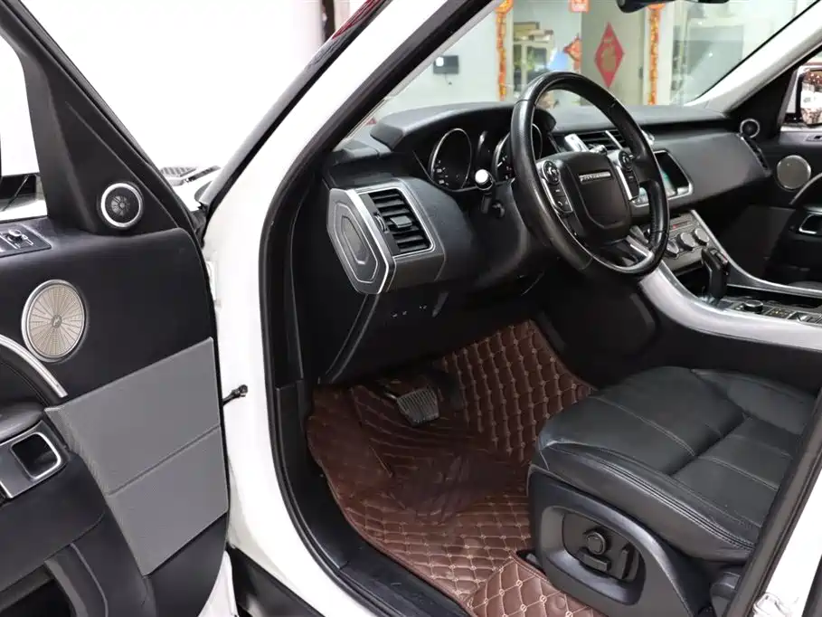 Land Rover Range Rover Sport 2017 3.0 SC V6 SE фото 8
