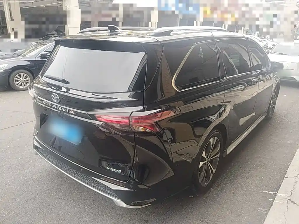 Toyota Granvia 2024 2023 2.5L Hybrid Prestige PLUS Edition