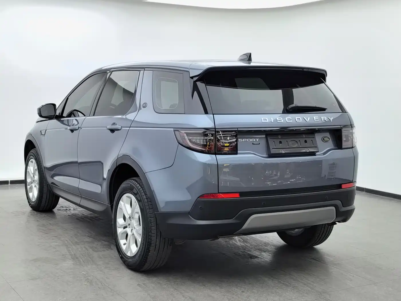 Land Rover Discovery Sport 2020 200PS Family Edition фото 6