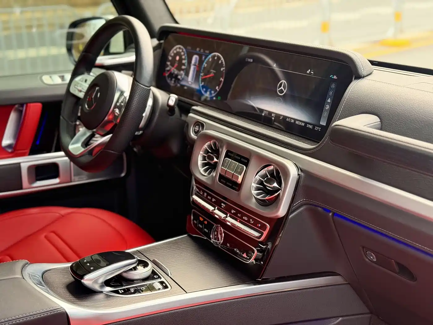 Mercedes-Benz G-Class 2024 G 500 фото 17