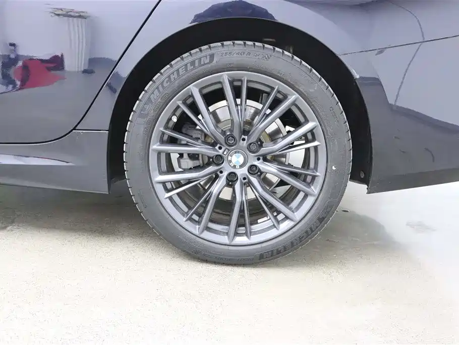 BMW 3 Series 2024 325Li M Sport Shadowline Package фото 34