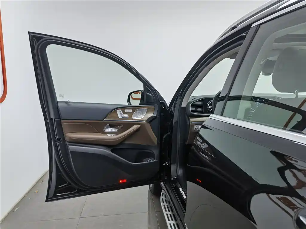 Mercedes-Benz GLE 2024 GLE 450 4MATIC Fashion фото 8
