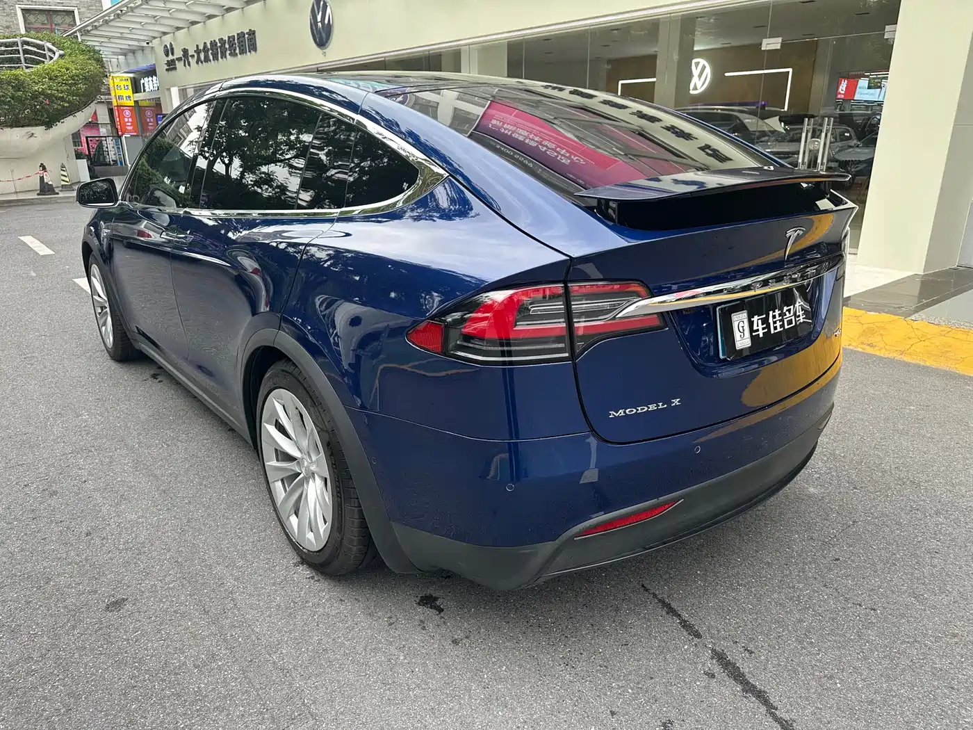TESLA MODEL X