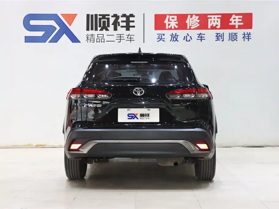 Toyota Frontlander 2022 2.0L CVT Luxury Edition фото 6