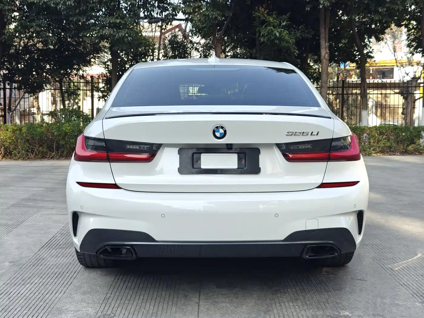 BMW 3 Series 2021 325Li M Sport Night Edition фото 17