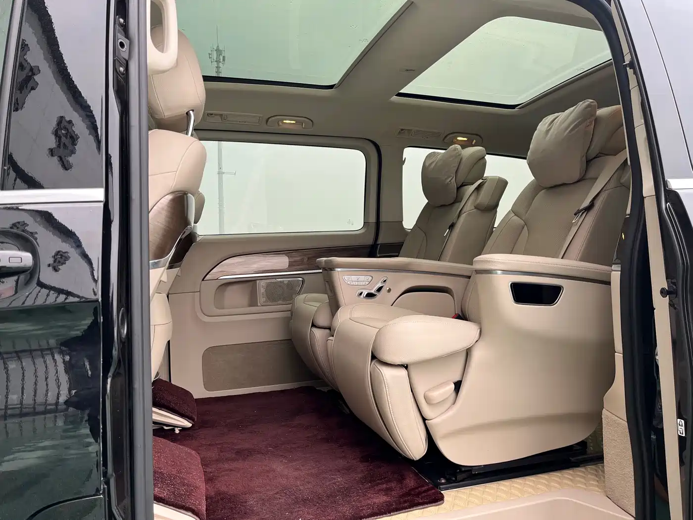 Mercedes-Benz V-Class 2022 V 260 L Long Wheelbase Luxury Edition фото 13