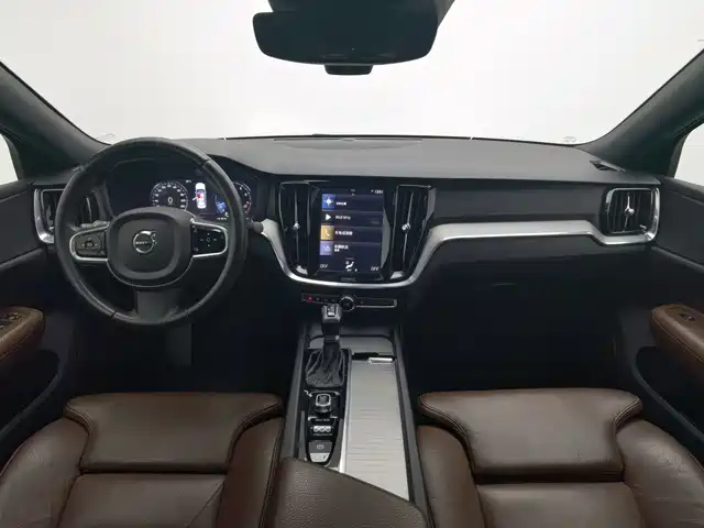 Volvo S60 2020 T4 Momentum Luxury Edition — фото 5