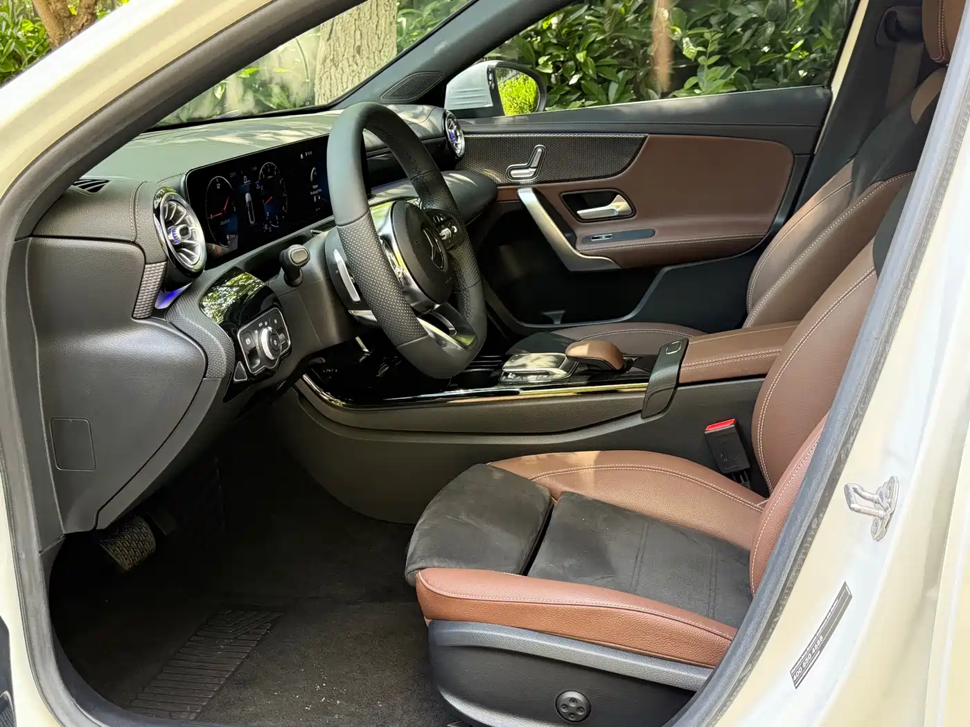 Mercedes-Benz A-Class 2021 A 200 L Sport Sedan Fashion Edition фото 4