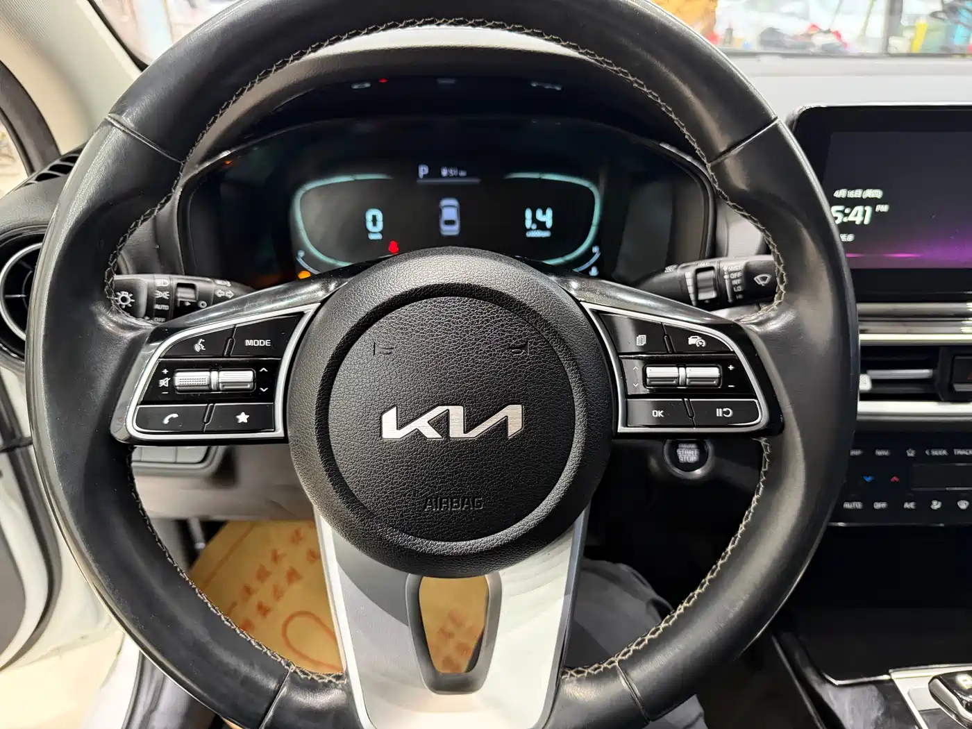 Kia K3 2023 Model 1.5L CVT Luxury Edition фото 16