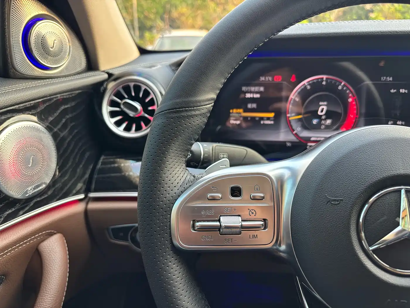 Mercedes-Benz E-Class 2019 E 200 L Sport 4MATIC фото 18