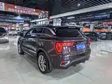 Фото 9 - Lynk & Co 01