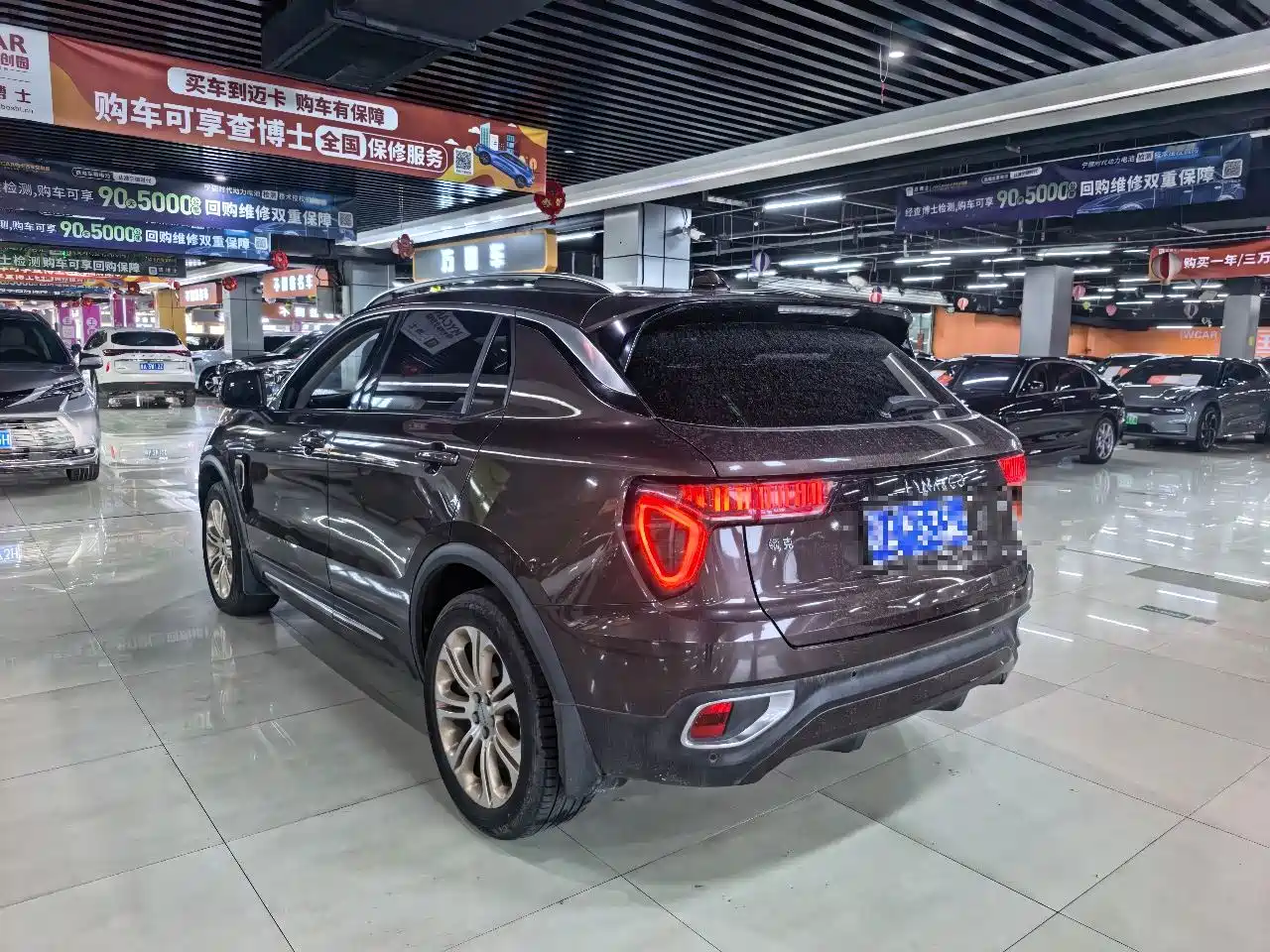 Фото 9 - Lynk & Co 01