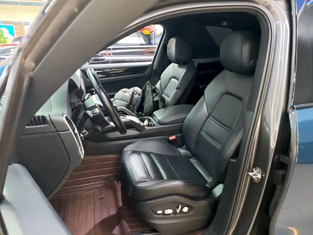 Porsche Cayenne New Energy 2019 Cayenne E-Hybrid 2.0T фото 15