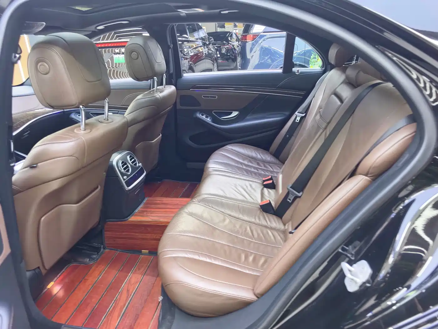 Mercedes-Benz S-Class 2016 S 320 L Business Edition фото 9