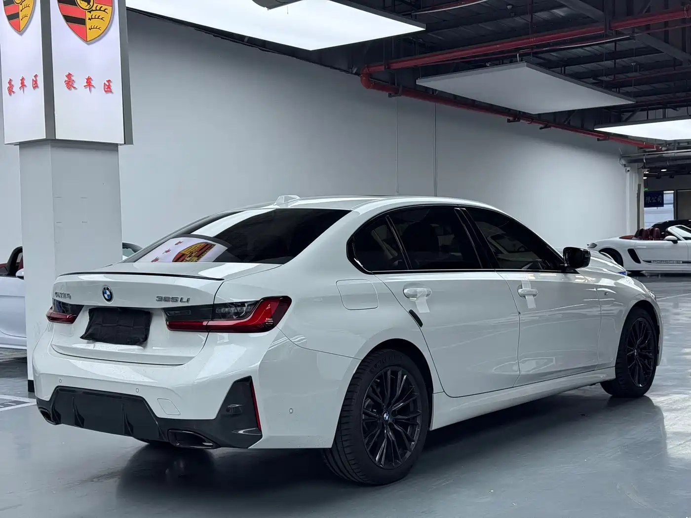 BMW 3 Series 2024 325Li M Sport Shadowline Package фото 17