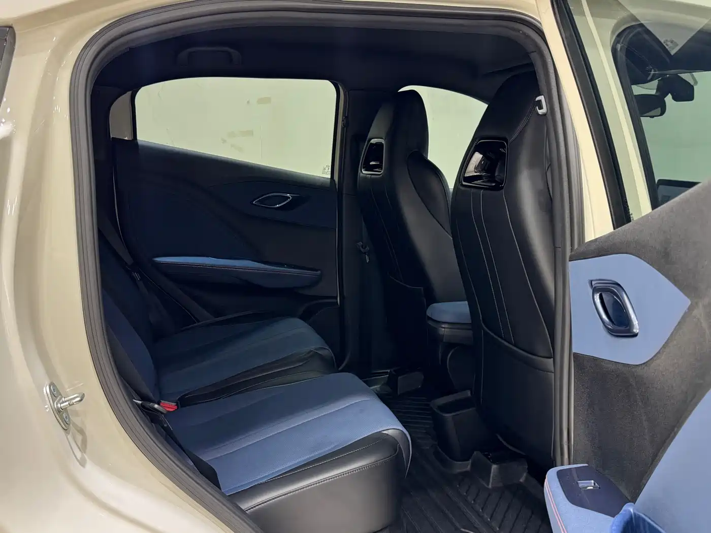 BYD Seagull 2024 Glory Edition 305km Freedom Edition фото 11