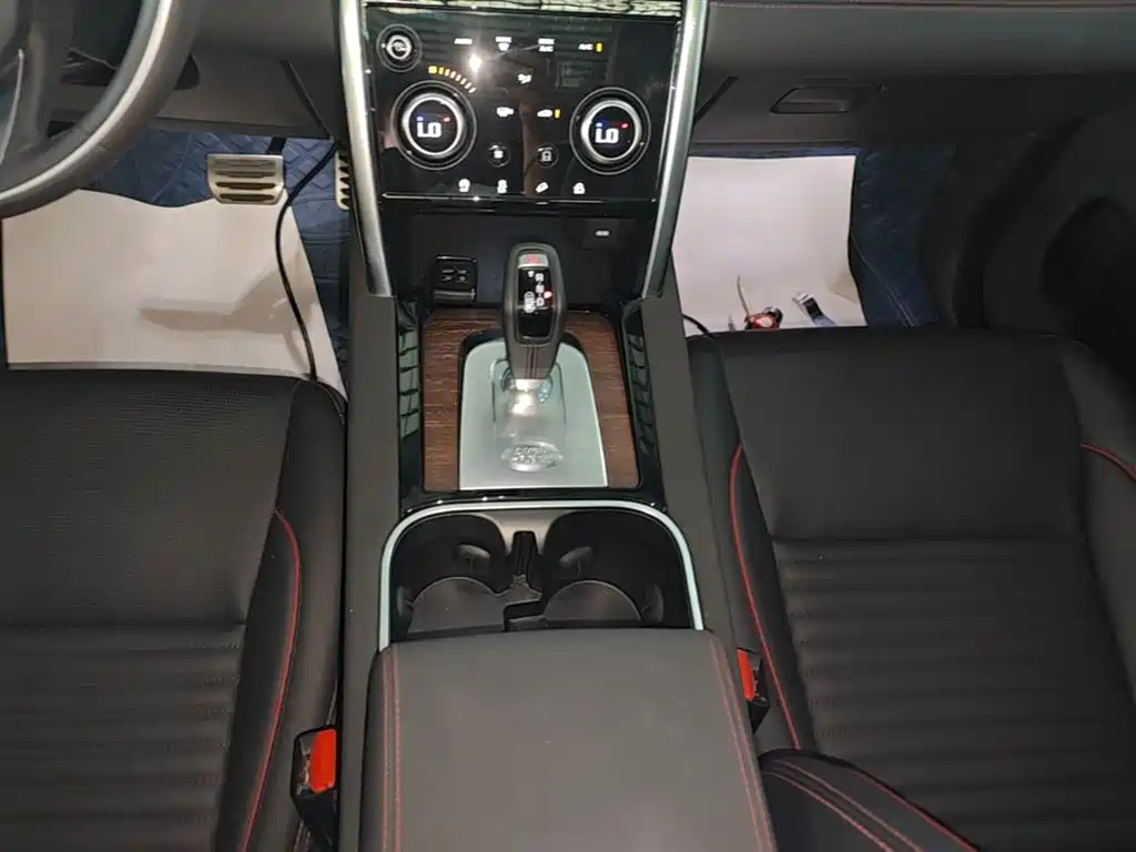 LAND ROVER DISCOVER SPORTS