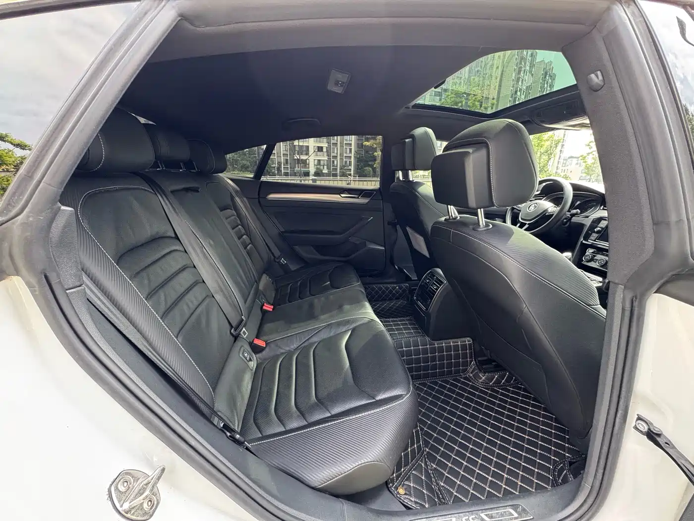 Volkswagen FAW-Volkswagen CC 2019 330TSI Charm Edition China VI фото 7
