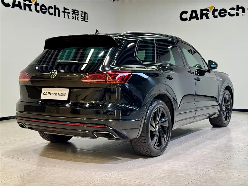Volkswagen Touareg 2022 3.0TSI Rui Xiang Edition Gloss Black Sport Package фото 3