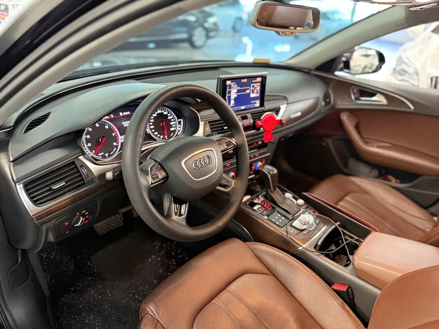 Фото 3 - Audi A6L