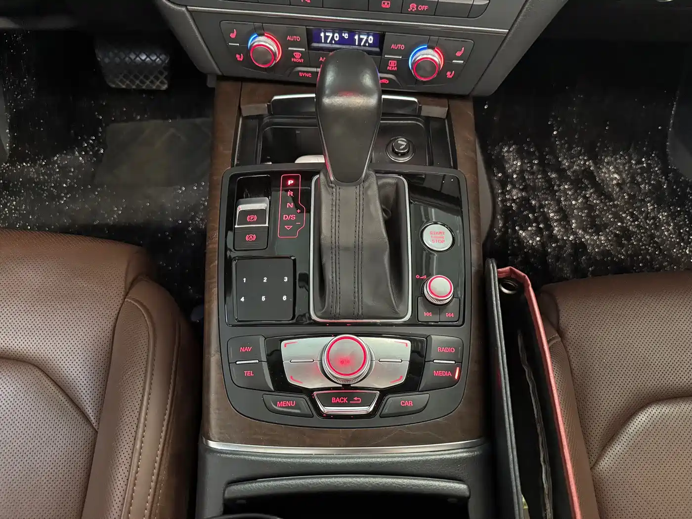 Фото 8 - Audi A6L