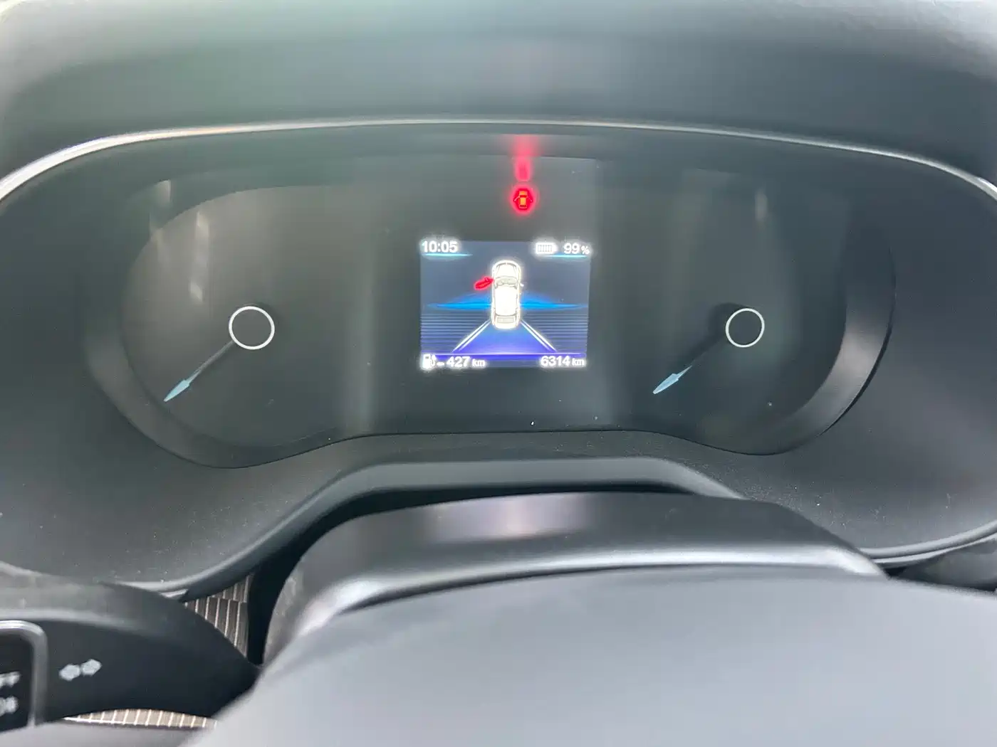 Hongqi E-QM5 2022 431km Charging Enjoyment Edition фото 9