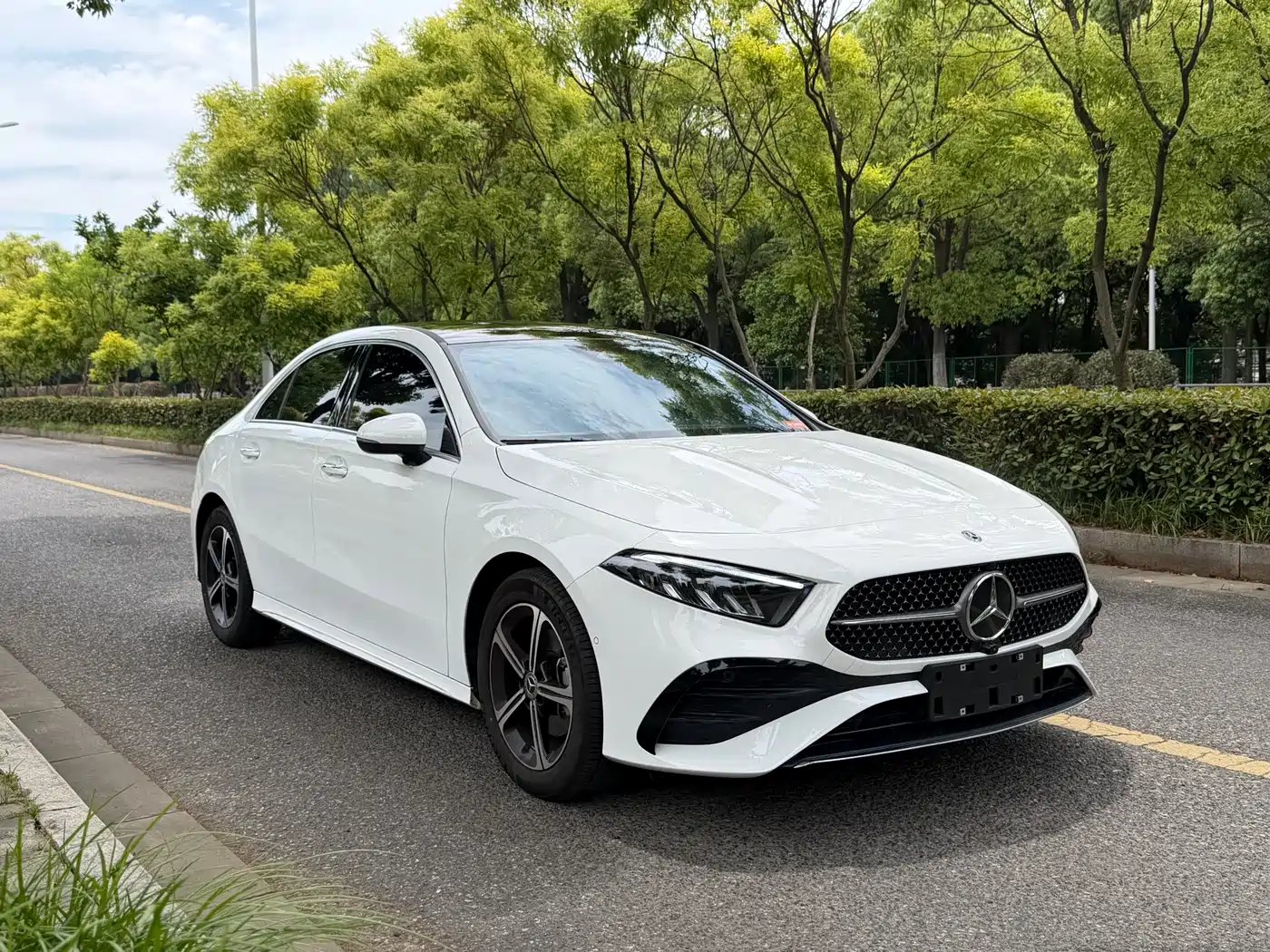 Mercedes-Benz A-Class 2024 A 200 L Fashion Edition фото 3