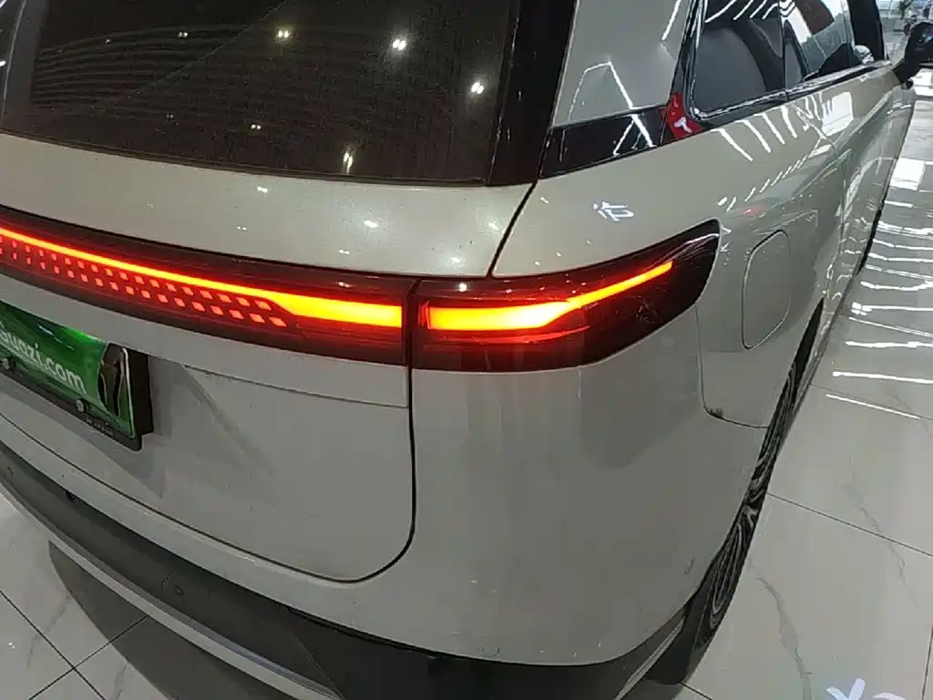 Photo 8 - XPeng G9