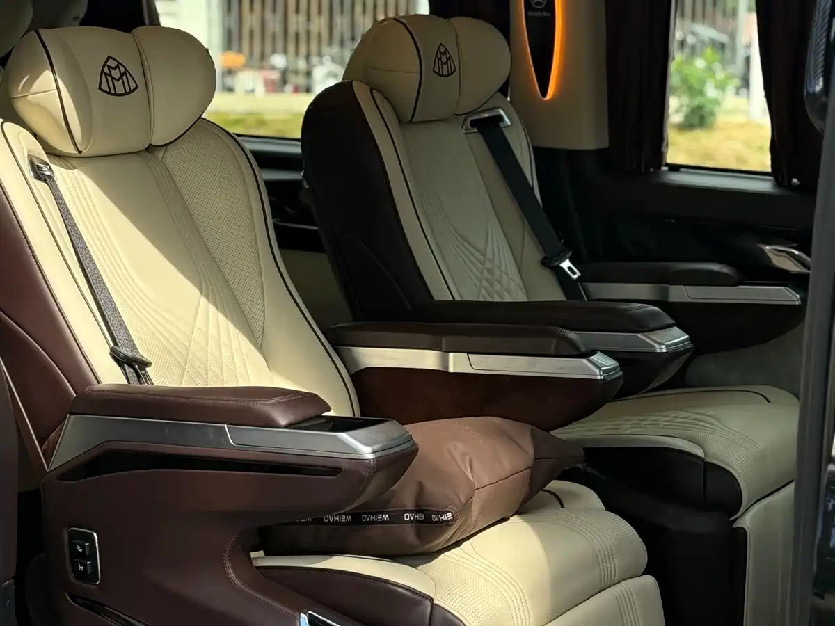 Mercedes-Benz Vito 2023 2.0T Elite 7-Seater фото 6