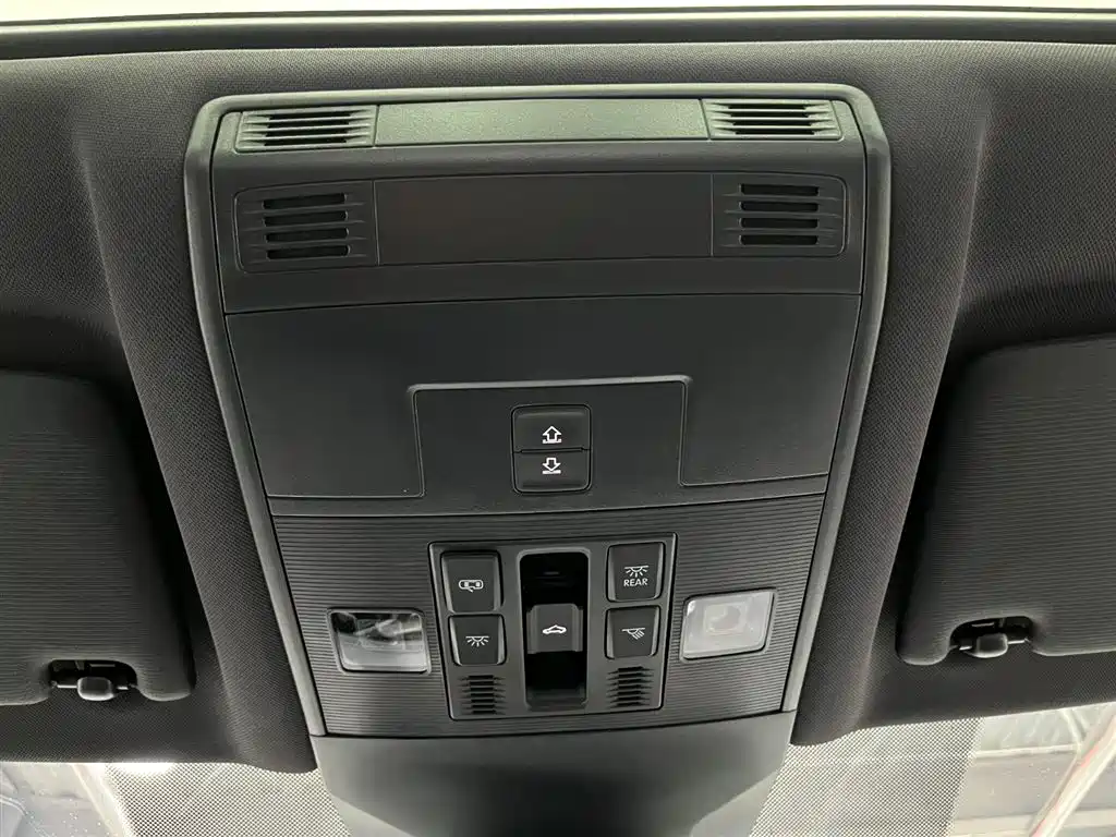 VOLKSWAGEN T ROC EXPLORING SONGS