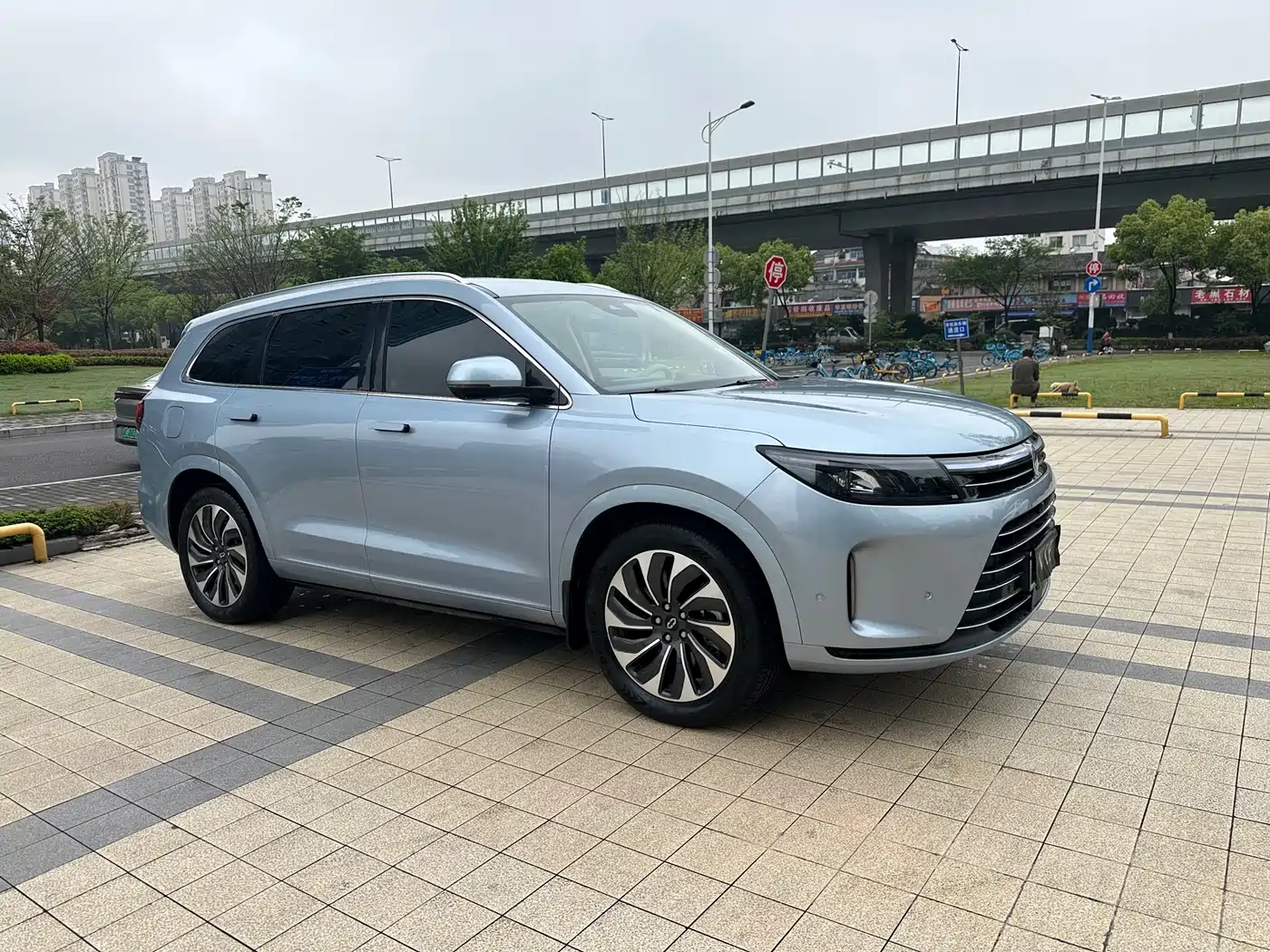 AITO Wenjie AITO M7 2024 1.5T RWD Plus 5-Seater фото 2