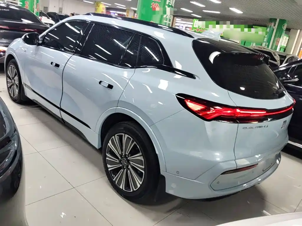 Фото 5 - Buick E5