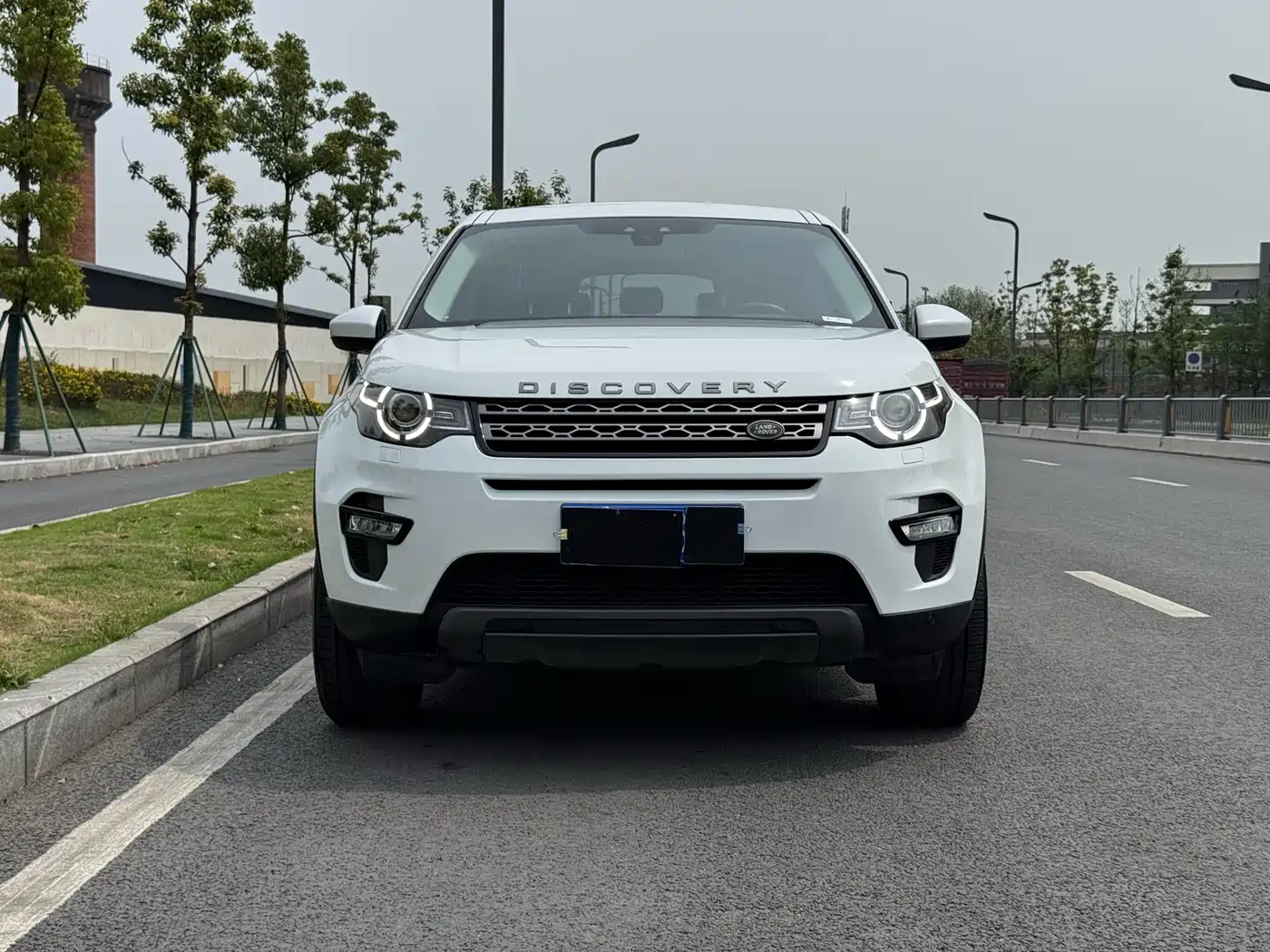Land Rover Discovery Sport 2017 2.0T SE фото 2
