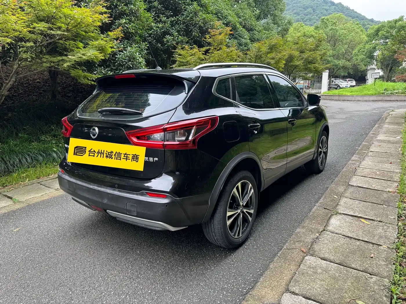 Фото 4 - Nissan Qashqai