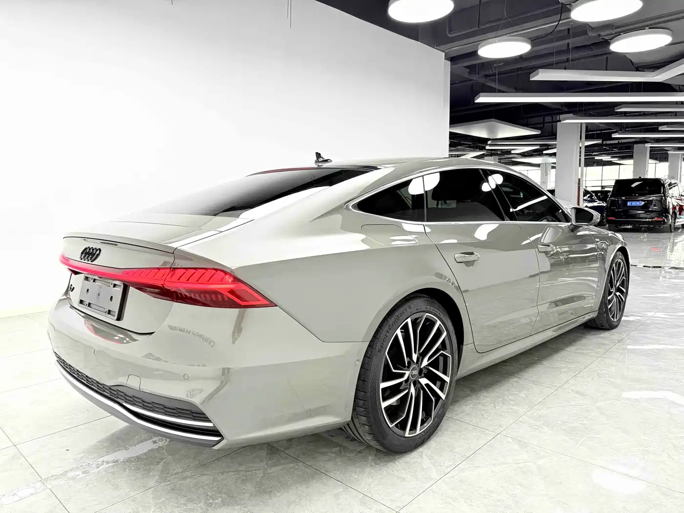Audi A7 2023 Model 45 TFSI Premium Selection Edition фото 6