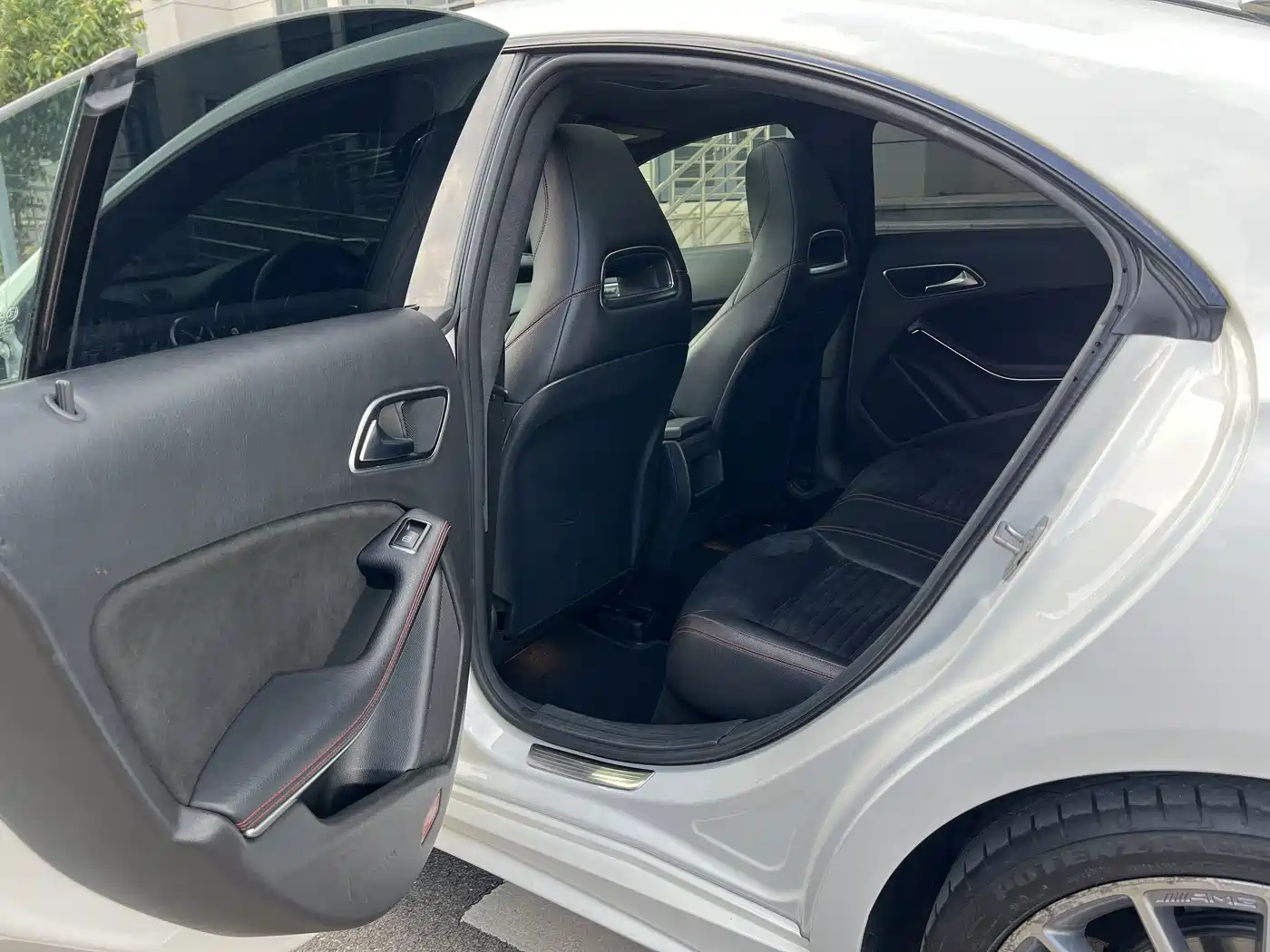Mercedes-Benz CLA (Import) 2018 CLA 220 4MATIC фото 18