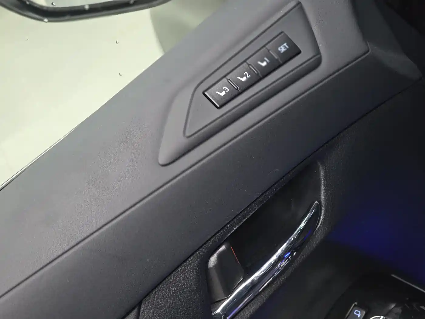 Toyota Alphard 2018 Facelift 3.5L Premium Edition фото 26