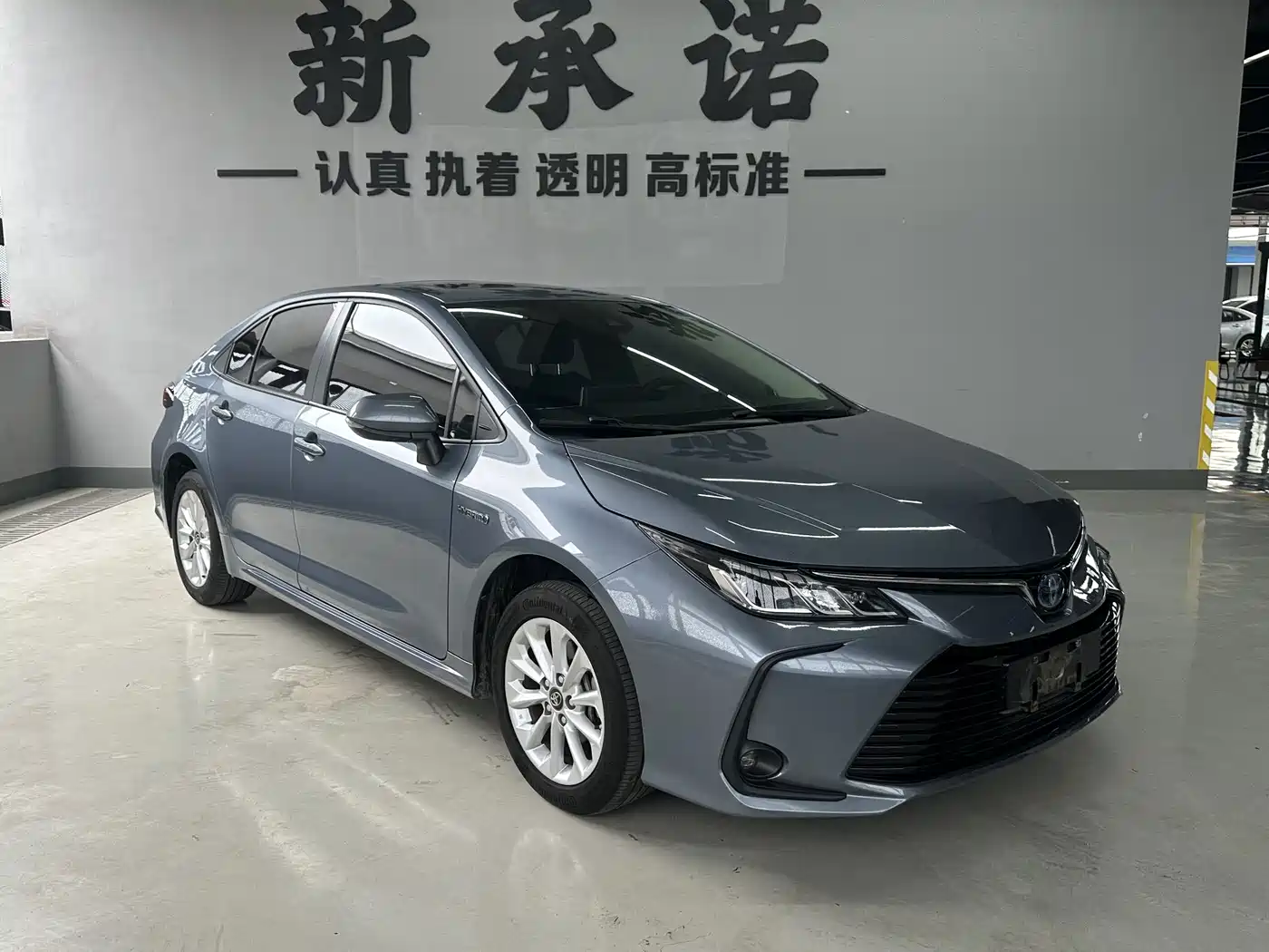 Фото 2 - Toyota Corolla