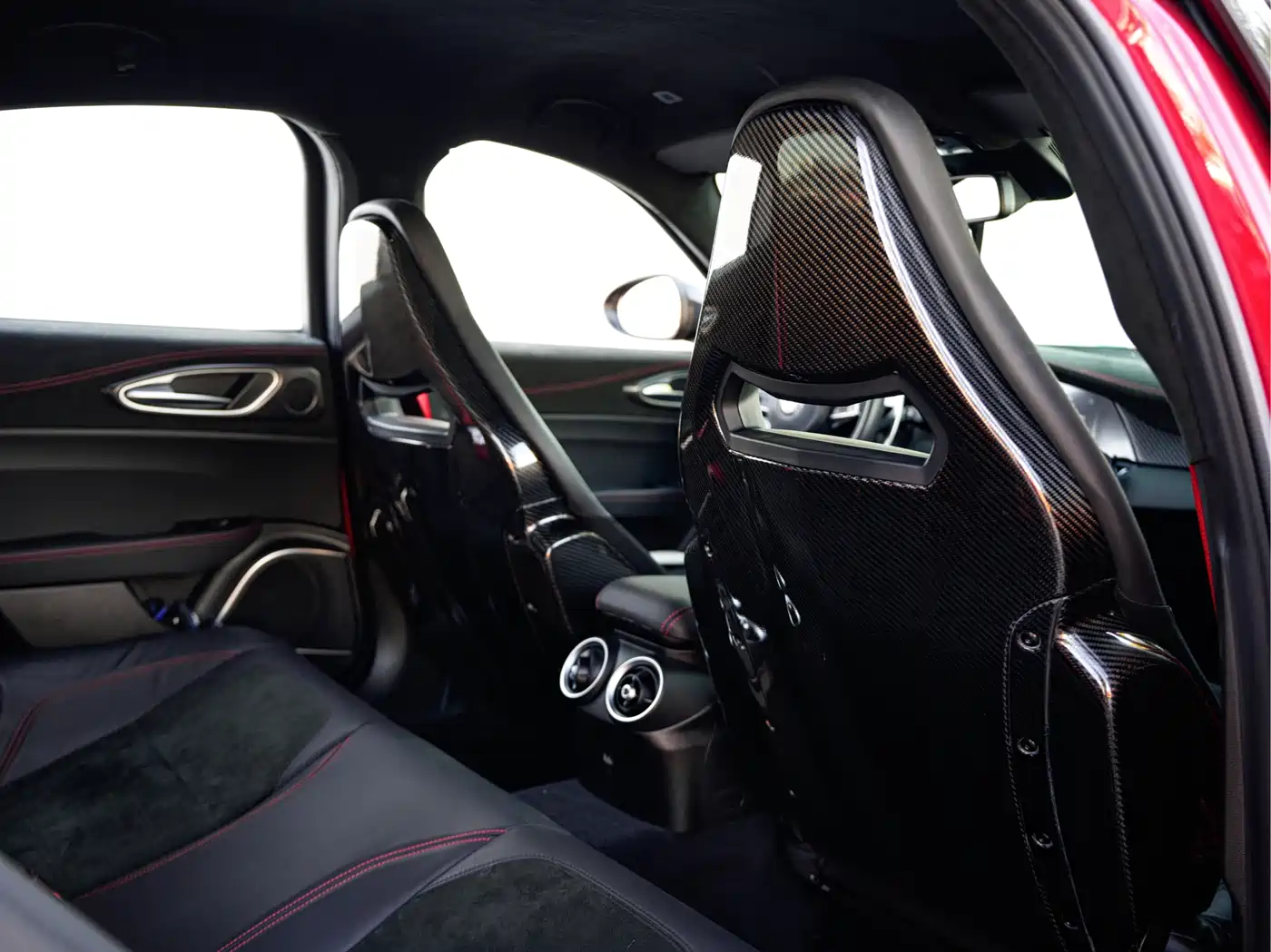 Alfa Romeo Giulia 2021 GTA фото 17