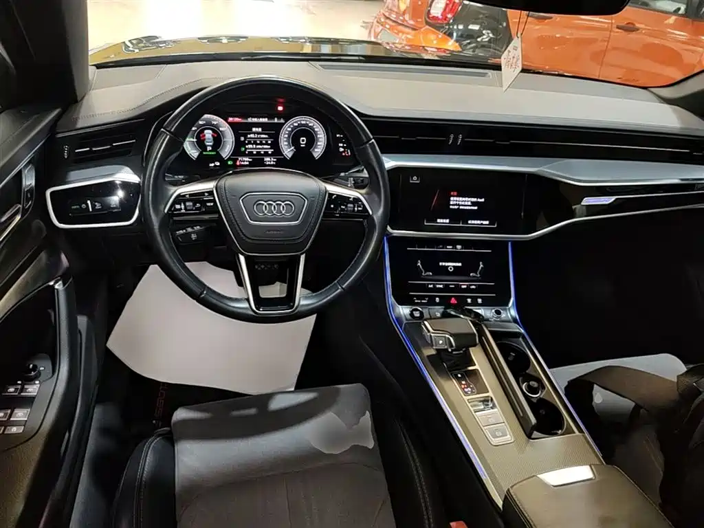 Photo 10 - Audi A6L New Energy