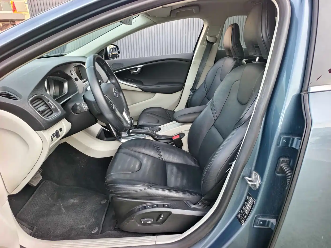 Volvo V40 2013 2013 2.0T Leisure Edition