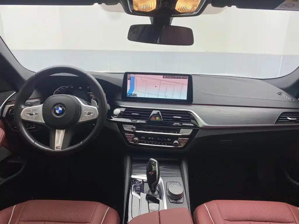 BMW 5 Series 2023 530Li Leading M Sport Package фото 13